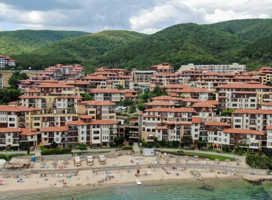 Апартамент Ния, Райска Градина / Garden Of Eden Sweti Wlas Exterior foto
