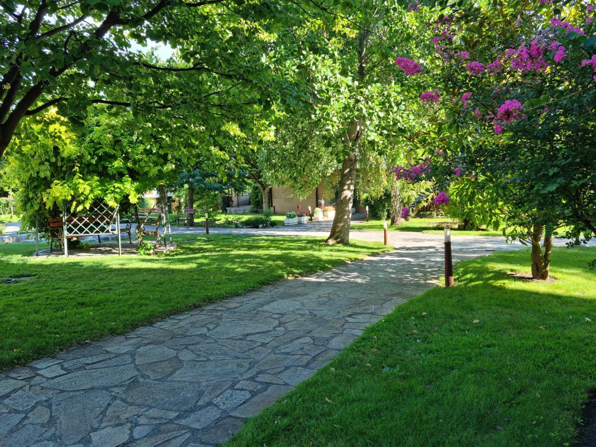 Апартамент Ния, Райска Градина / Garden Of Eden Sweti Wlas Exterior foto